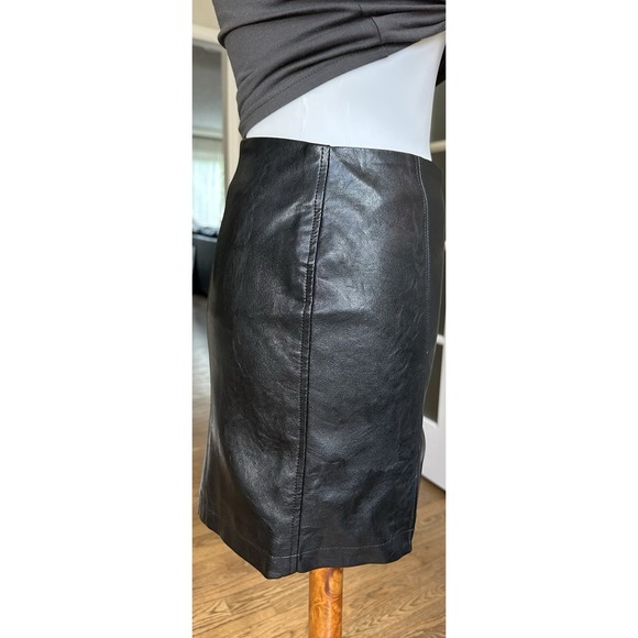 Forever 21 Faux Leather Mini Skirt Size Small Black High Waist Pencil Style - Picture 4 of 8